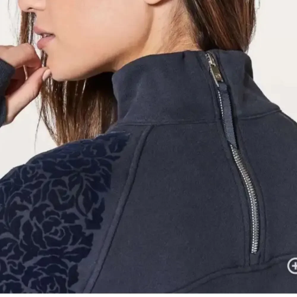 Lululemon floral flocked back zip pullover front pocket navy blue size 6